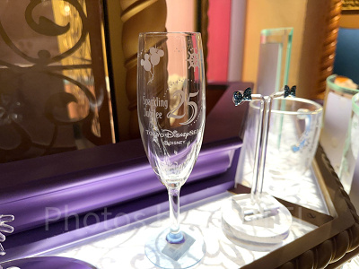 25周年のフルート型グラス