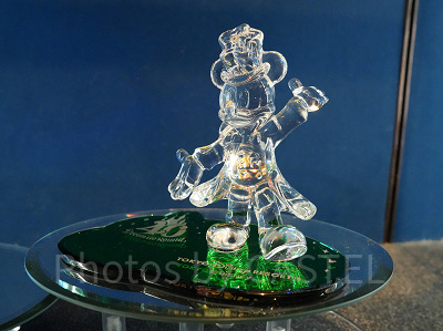 40周年のガラスフィギュア