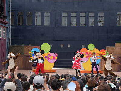 ディズニーシーの「ジャンボリミッキー！レッツ・ダンス！」