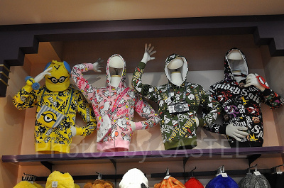 記念日はパーカーでおソロコーデもいいね/USJのディスプレイ