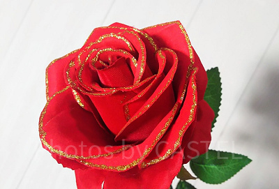 バラ(造花)の加工後