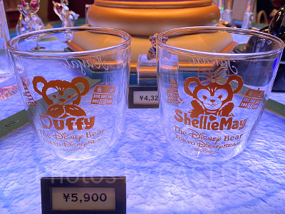 ディズニーシー　手作りガラスのイルカとダイバー ディズニーシーで作れるオリジナルグッズと販売店舗一覧！切り絵