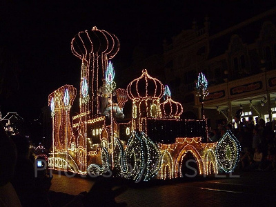アラジンとジャスミンのフロート（パリ）