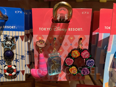 不思議の国のアリスのピアス