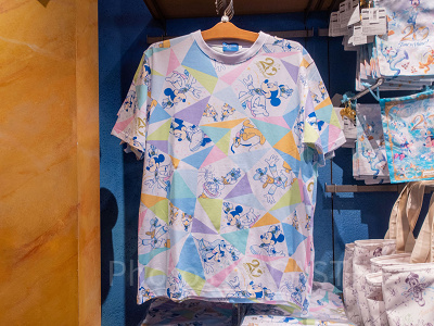 総柄Tシャツ
