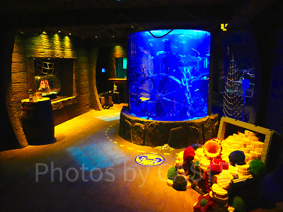 生き物とレゴ ブロックが融合した展示