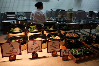 シェフが作るオリジナル麺のスタンド