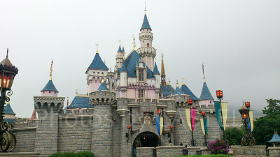 香港ディズニーランドのオーロラ城