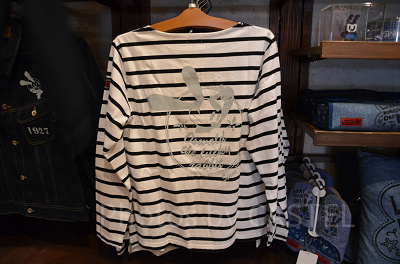 オズワルドTシャツ裏