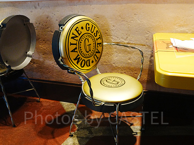 ビストロ・シェ・レミーの椅子