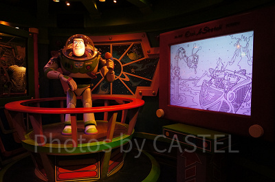 バズライトイヤーのアストロブラスターはいつまでやってる？終了理由を