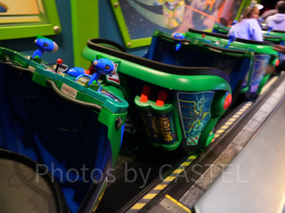 カリフォルニアアナハイムディズニーのアトラクション：バズ・ライトイヤーのアストロブラスター