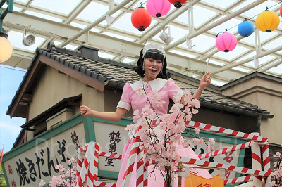 喫茶ビクトリヤの看板娘、薫ちゃん