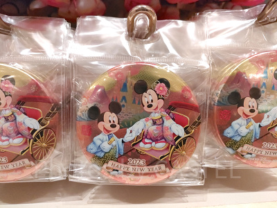 ディズニーお正月グッズ：カンバッジ