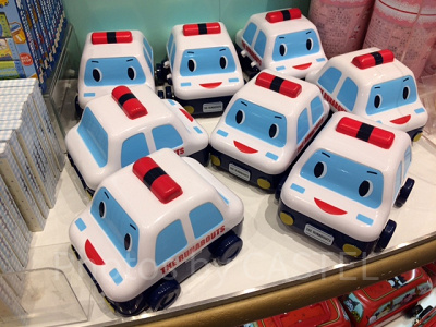 走らせて遊べるケース菓子