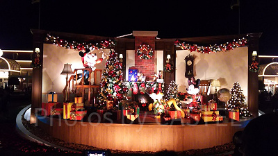 数年前のクリスマスデコレーション。寒い中撮りましたが、心が温かくなる美しさです。