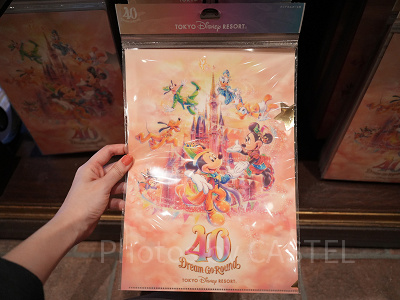 ディズニー40周年グッズ102点！記念コスチュームを着たミッキーたちの