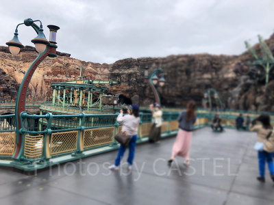 センター・オブ・ジ・アースの混雑状況