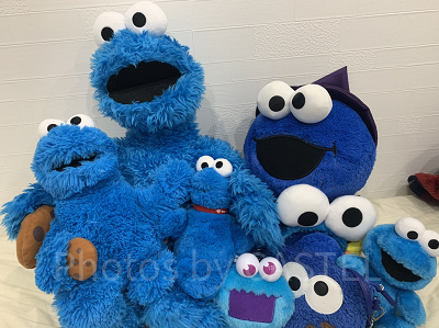 クッキーモンスターのぬいぐるみたち