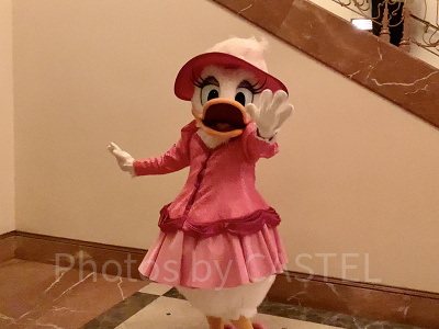 シアターに登場したデイジー