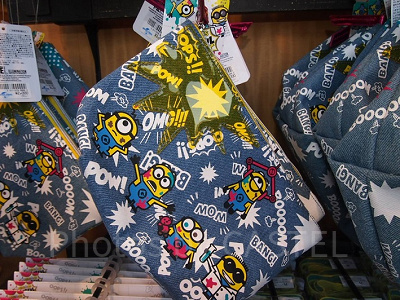 デニム地ポーチ