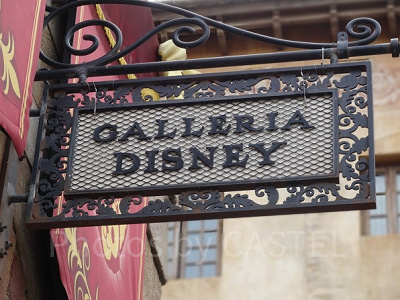 ミッキーがいるのがわかりますか?