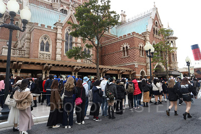 ディズニー開園時間：混雑状況に応じてオープンの時間を早めている