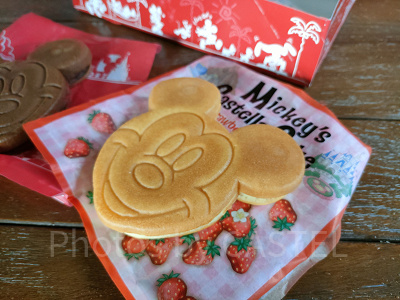 ディズニーシー食べ歩き:ミッキーカステラケーキ(ストロベリー)