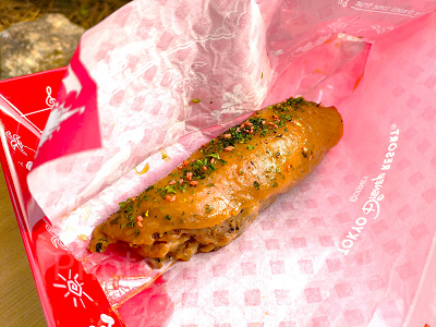 ディズニーシー食べ物：ブラックペッパーてりやきチキンロール