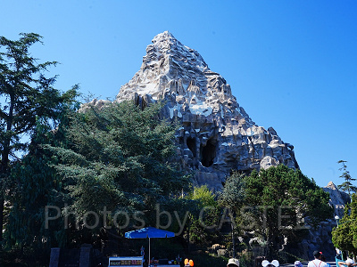 カリフォルニアアナハイムディズニーのアトラクション：マッターホーン・ボブスレー