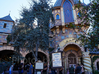 カリフォルニアアナハイムディズニーのアトラクション：白雪姫の魔法の願い