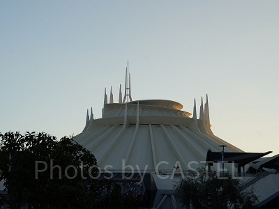 カリフォルニアアナハイムディズニーのアトラクション：スペースマウンテン