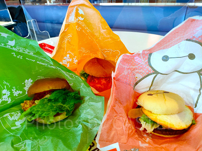 ディズニーランド食べ物:トゥモローランド・テラスのバーガー各種