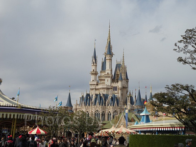 ディズニーランドは35周年！