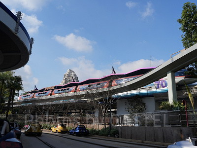 カリフォルニアアナハイムディズニーのアトラクション：ディズニーランド・モノレール