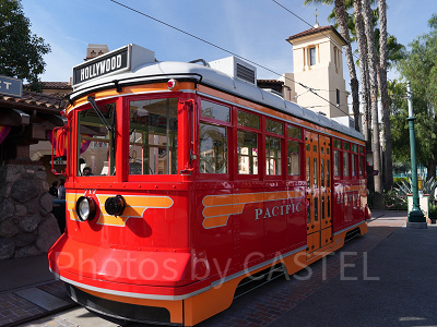 カリフォルニアアナハイムディズニーのアトラクション：レッド・カー・トロリー