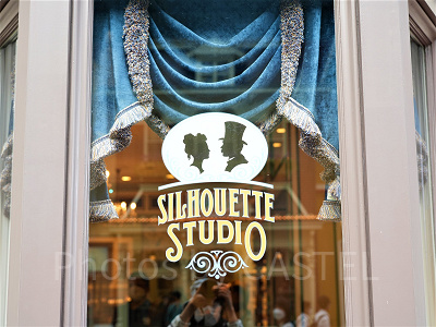 ディズニーランドのシルエットスタジオ