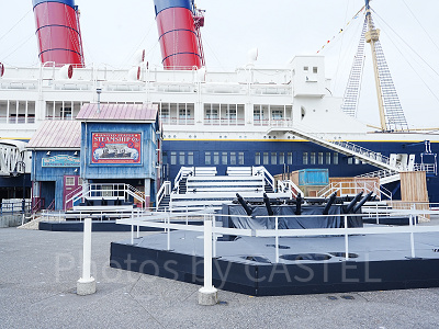 ドックサイドステージ