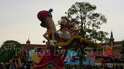 「ドリーミング・アップ！」のドナルドとデイジー