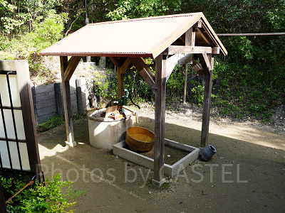 どんどこ森エリアのサツキとメイの家の庭にある井戸