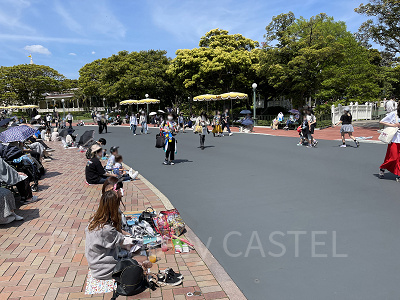 ドリーミング・アップ！のパレード待ち（13:00ごろ）