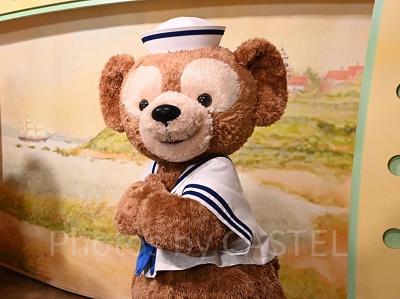 グリーティングするダッフィー