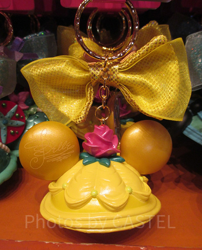 イヤーハット型キーチェーン裏