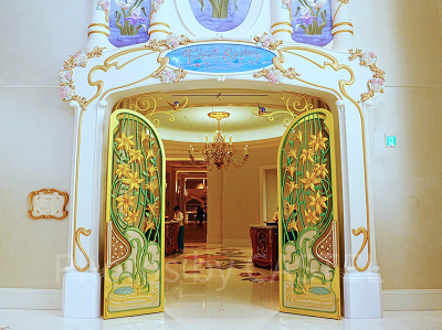 ファンタジースプリングスレストランの入口