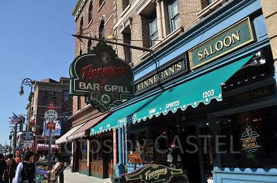 フィネガンズバー＆グリル外観