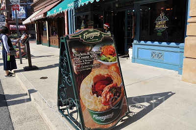 フィネガンズバー&グリルのおすすめメニュー看板