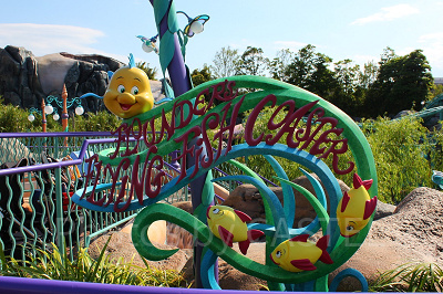 フランダーのフライングフィッシュコースターも完全屋外！