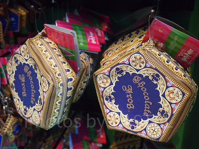 蛙チョコレートポーチ