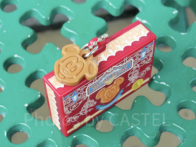 ガチャガチャ：お菓子モチーフのキーチェーン②ミッキーワッフルクッキー