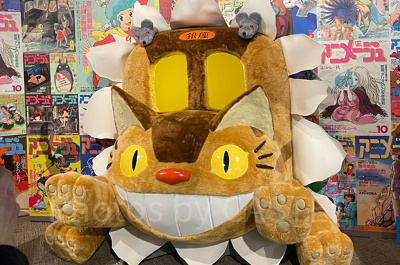 ネコバスの巨大展示